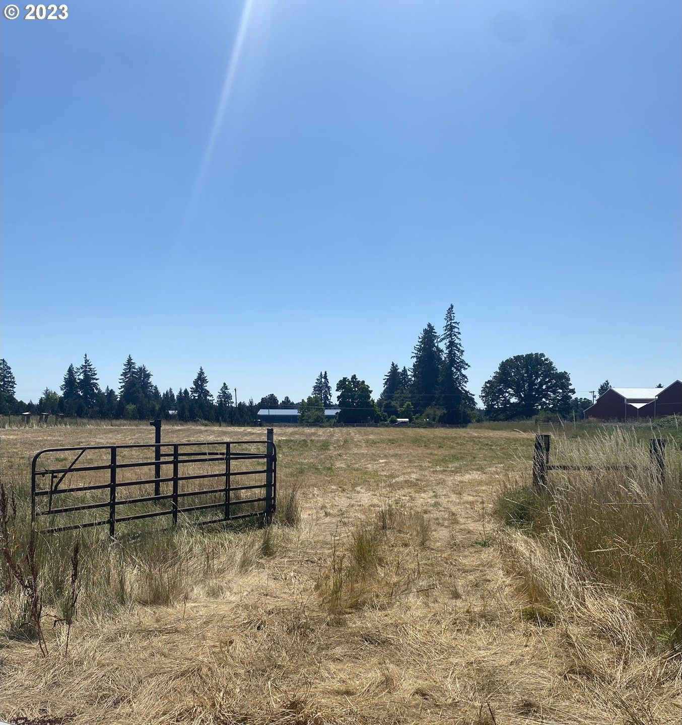5.56 acres in Clackamas County, Oregon