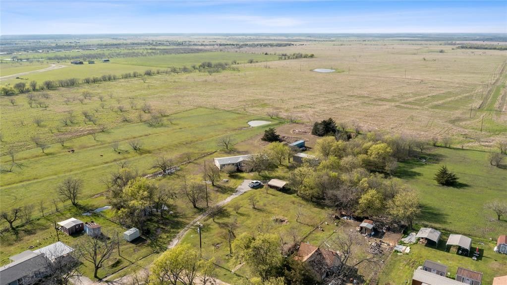 2 acres in Navarro County, Texas