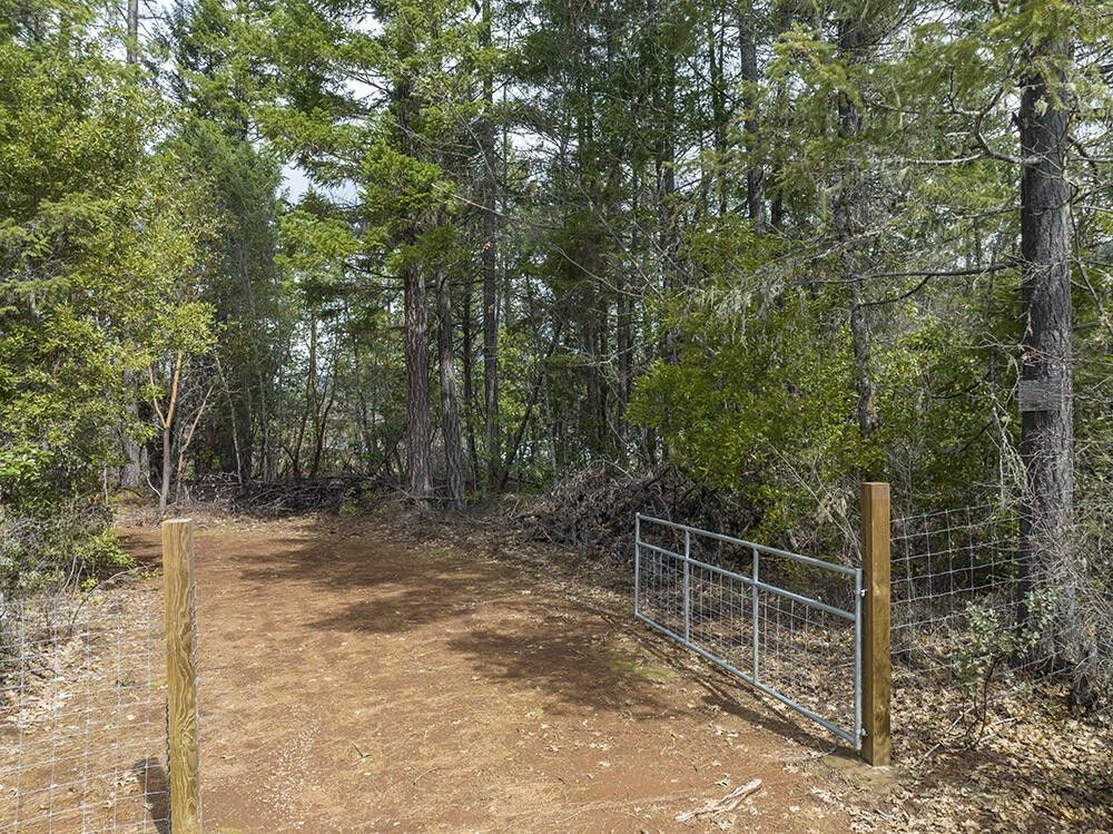 5 acres in Josephine County, Oregon