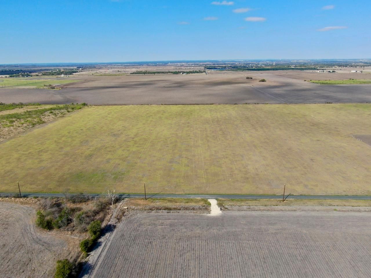 33.88 acres in Devine, TX, 78016 MLS 1731145