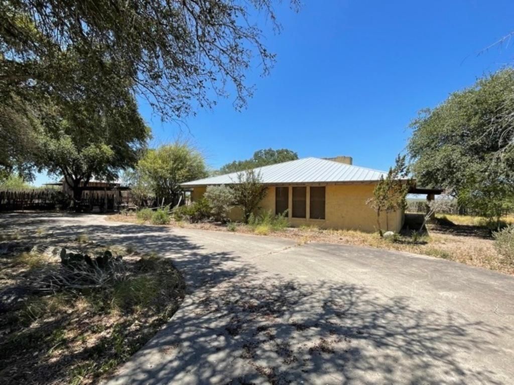 407 acres in Duval County, Texas