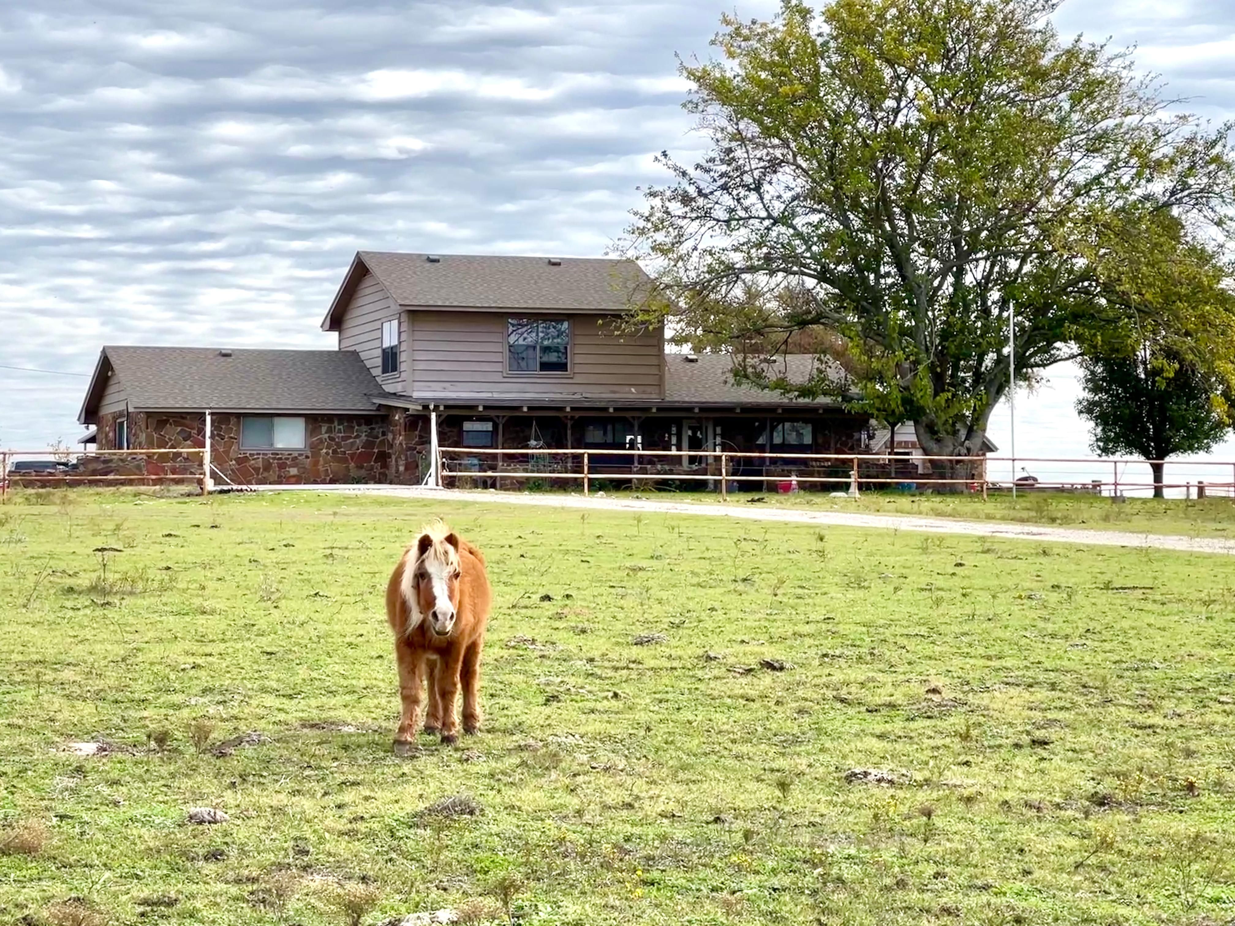 12854 Sartin Rd, Madill, OK 73446