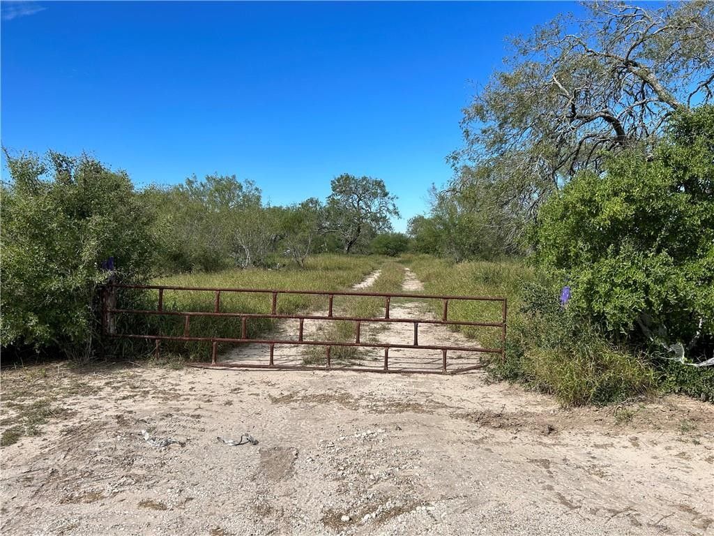 350 acres in Nueces County, Texas