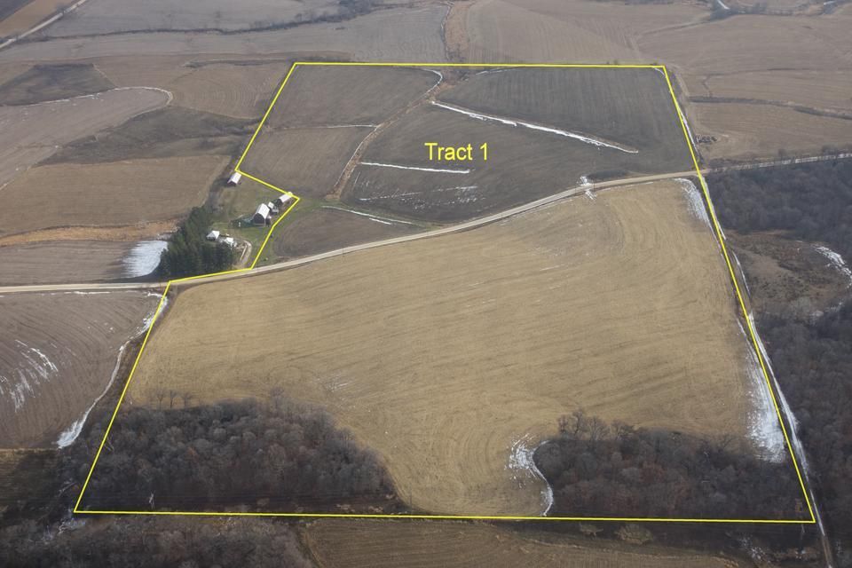 106.04 acres in Clayton County, Iowa