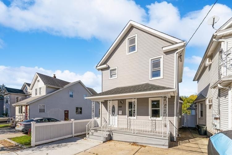 2,500 acres in Nassau County, New York