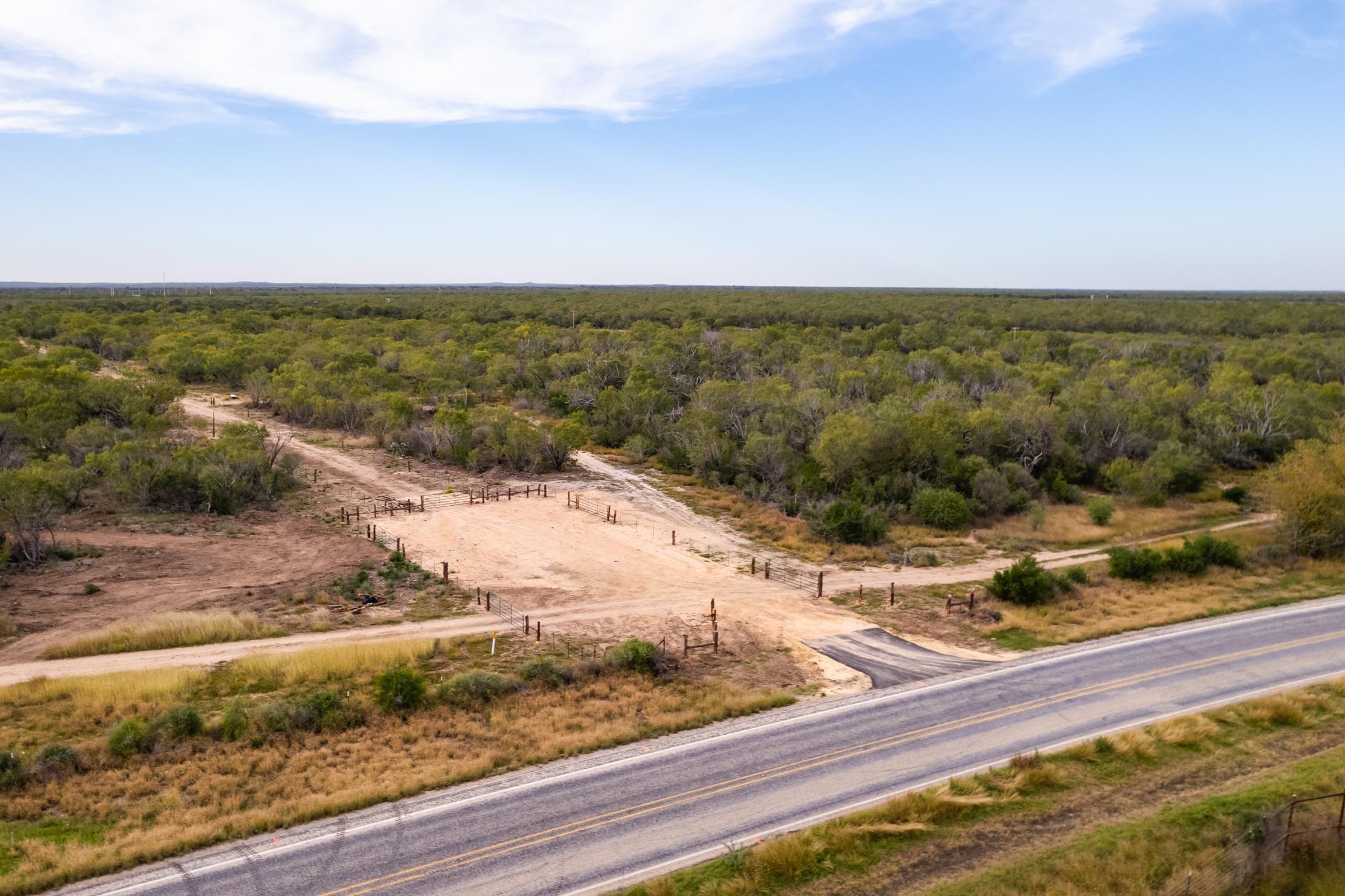 5921 FM1581, Pearsall, TX 78061