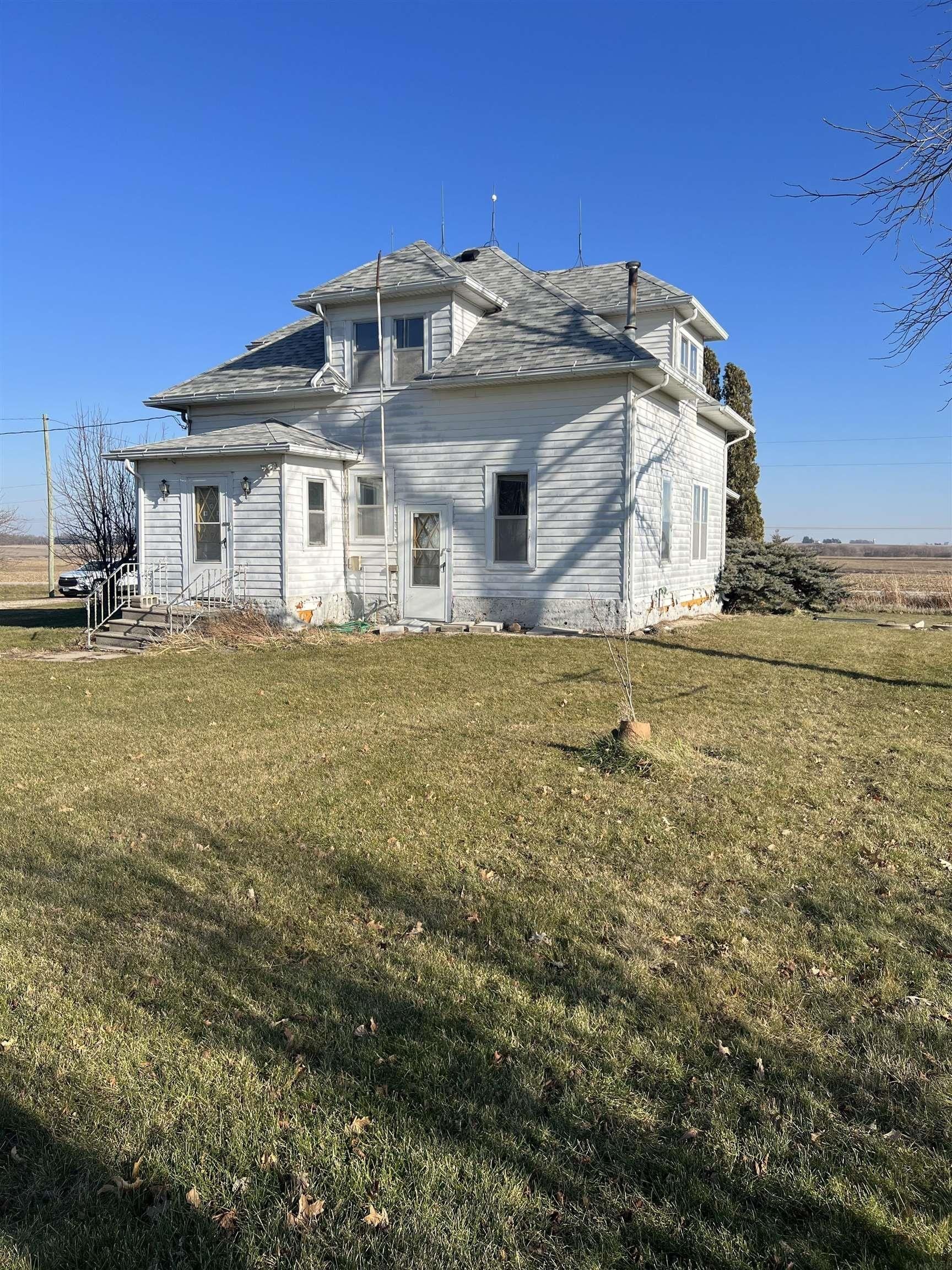 2 acres in Fayette County, Iowa