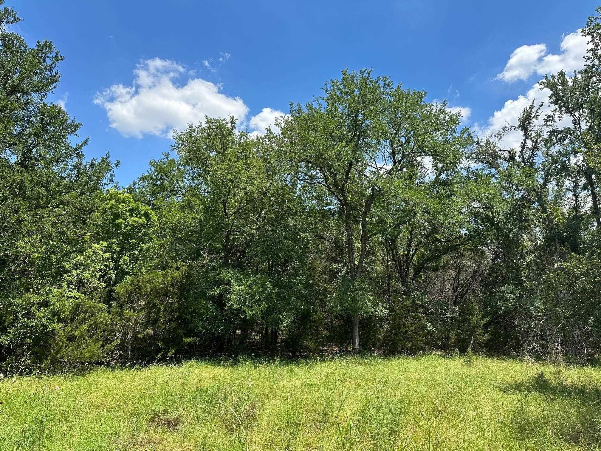 10 acres in County, Texas