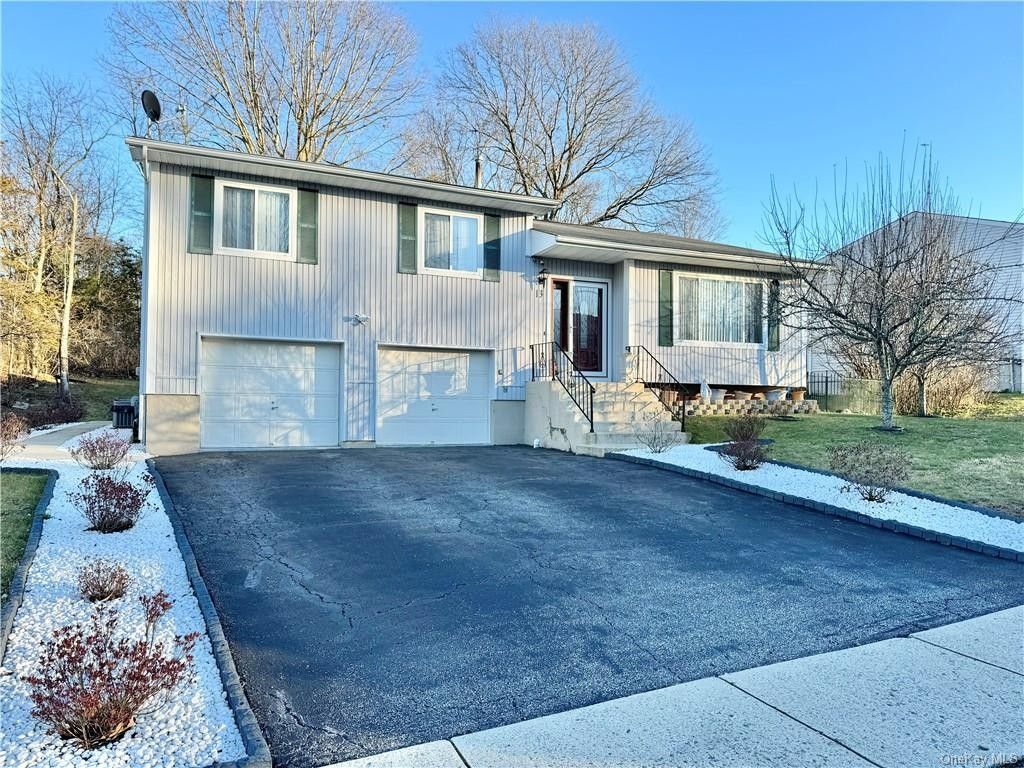 Split Level, Single Family Residence Montgomery, NY