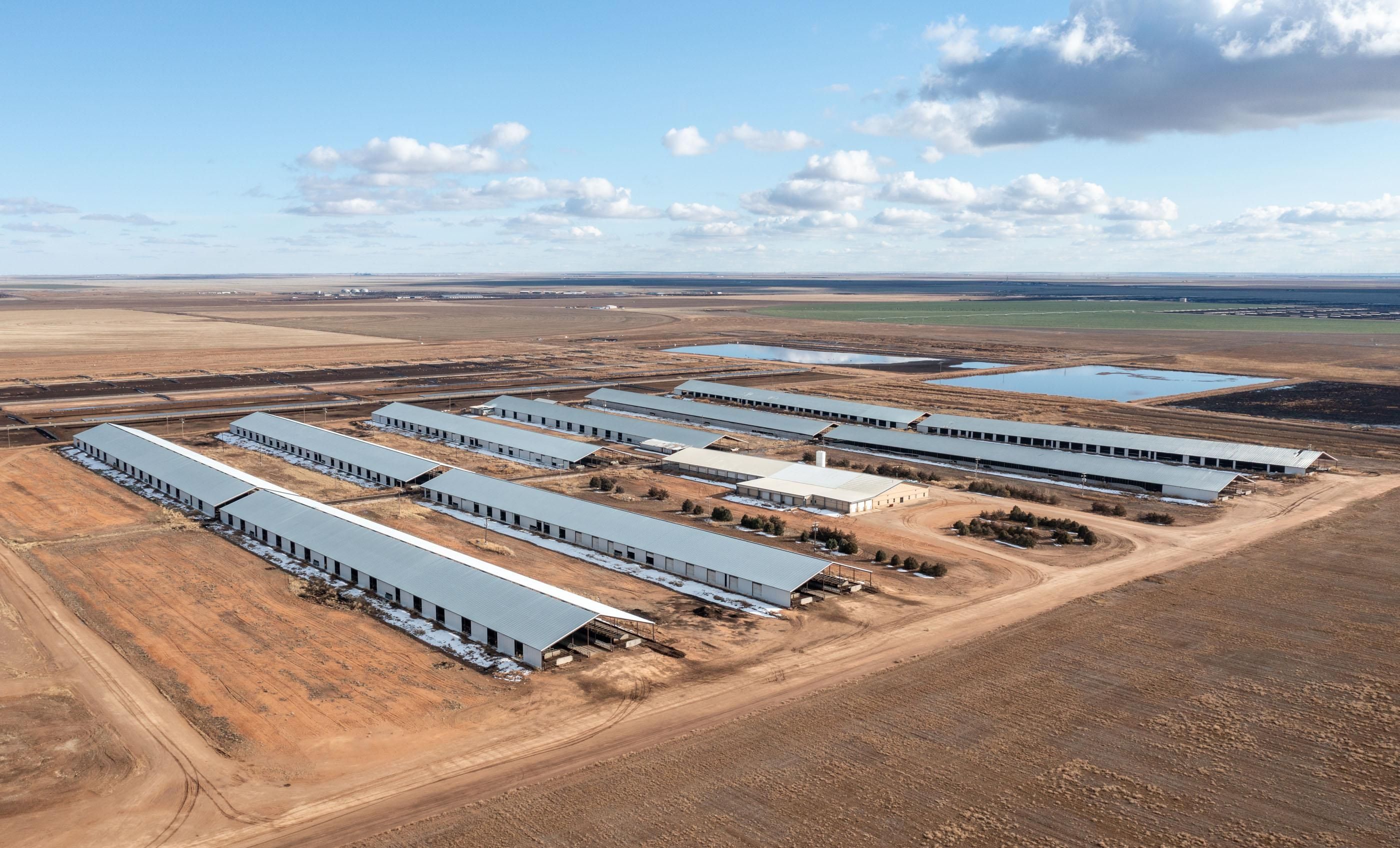 3,215.99 acres in Hereford, TX, 79045