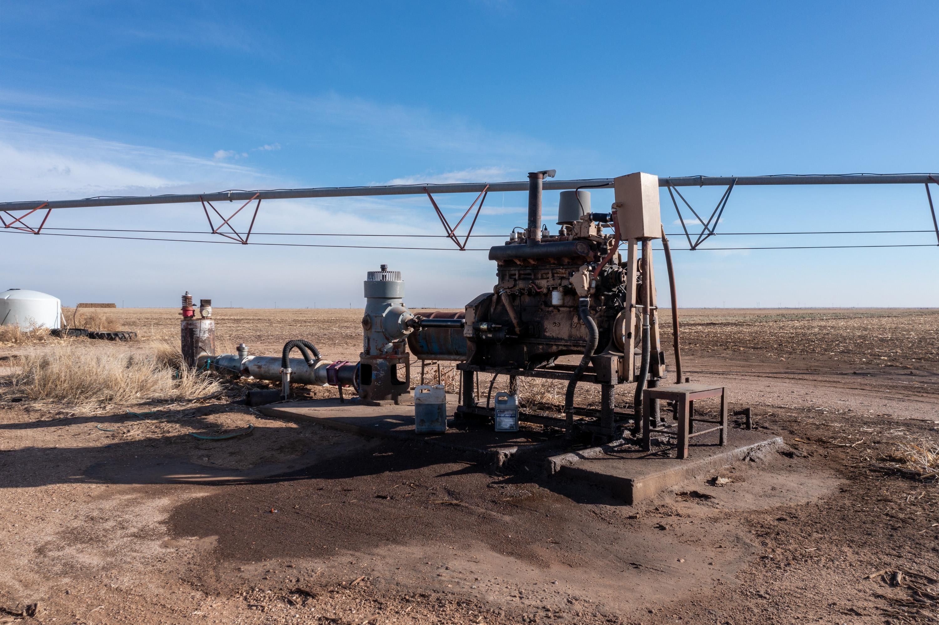 320 acres in Hutchinson County, Texas