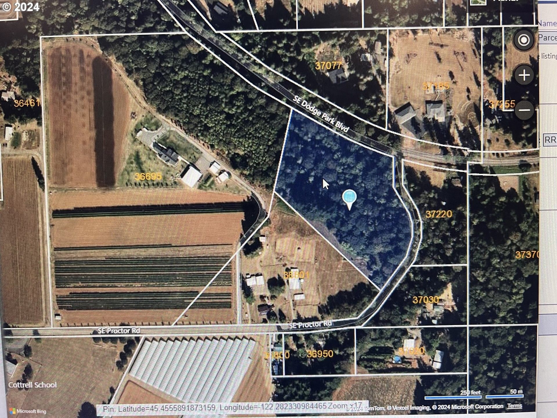 5 acres in Clackamas County, Oregon