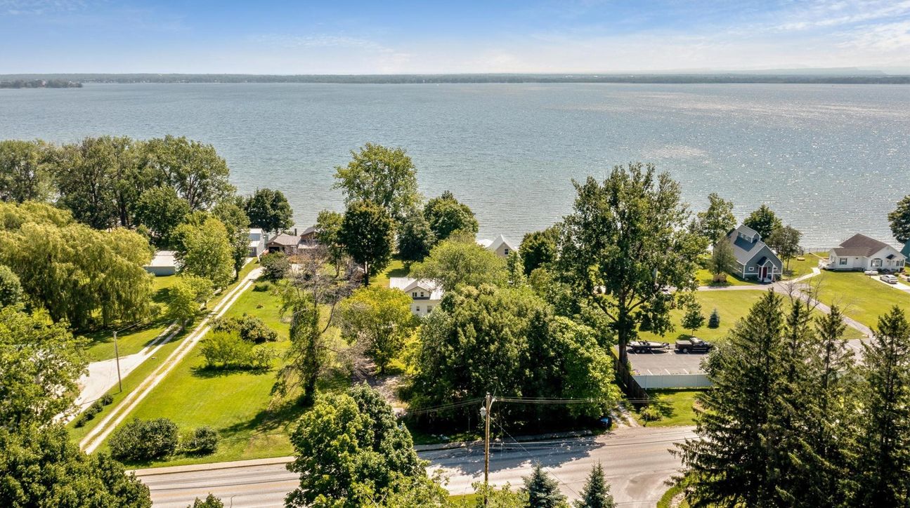 40 Lake St, Alburg, VT 05440