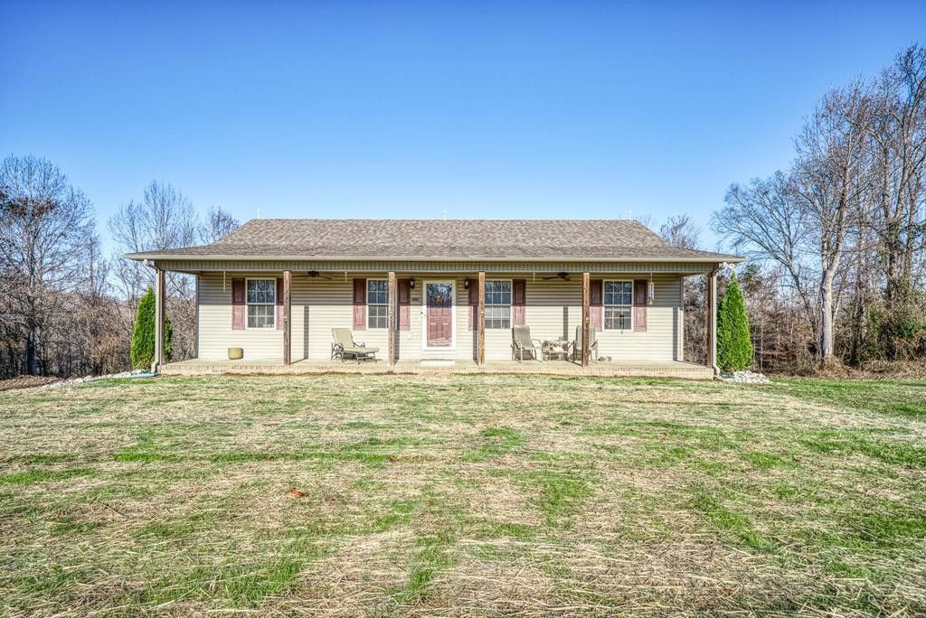 14 acres in DeKalb County, Tennessee