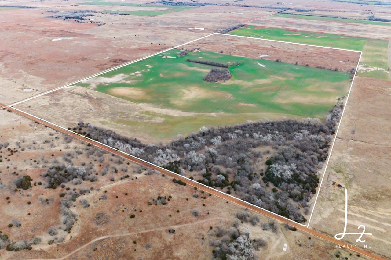 240 acres in Harper County, Kansas