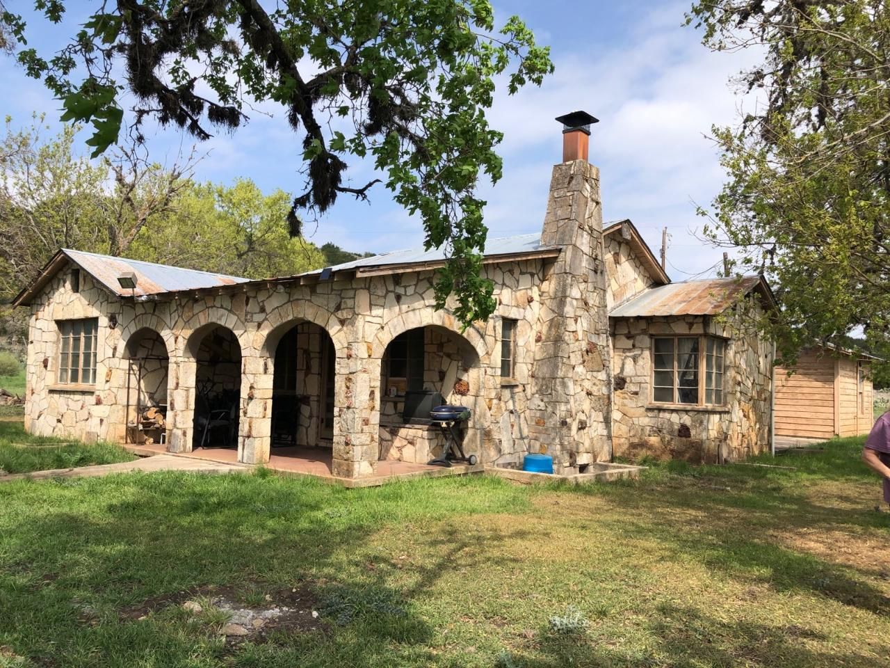 Haby Ranch Road, Leakey, TX 78873
