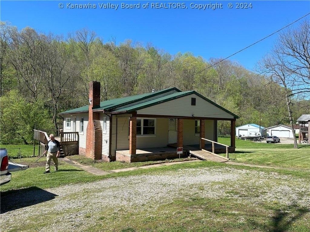 1931 Lakeland Drive, Sissonville, WV 25320 MLS 271752