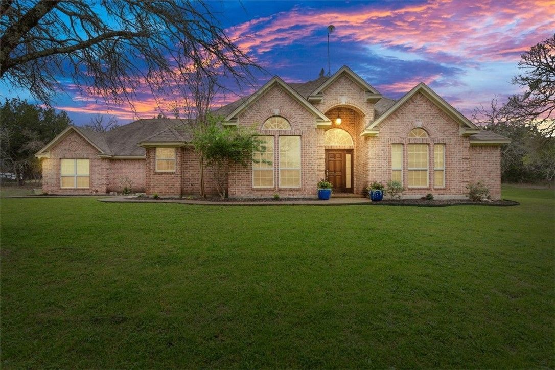 700 Lost Hunters Canyon, China Spring, TX 76633 MLS 221347