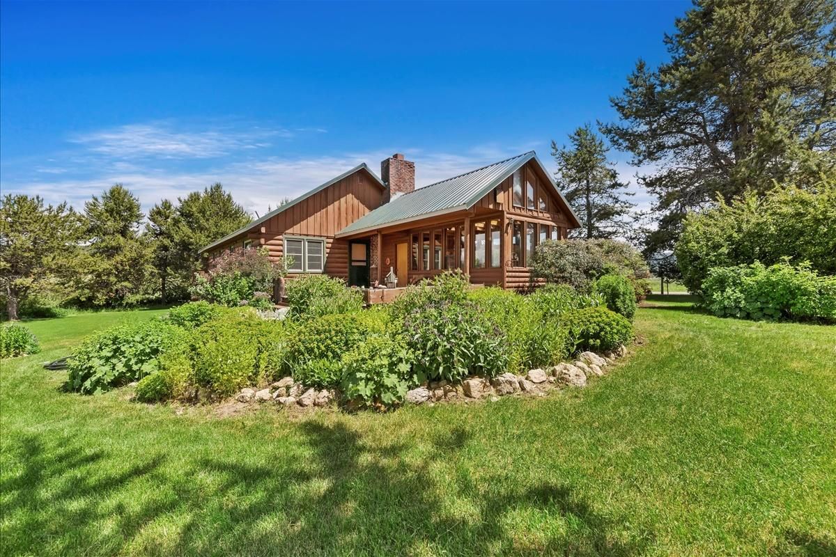 798 High Valley Road, Cascade, ID 83611