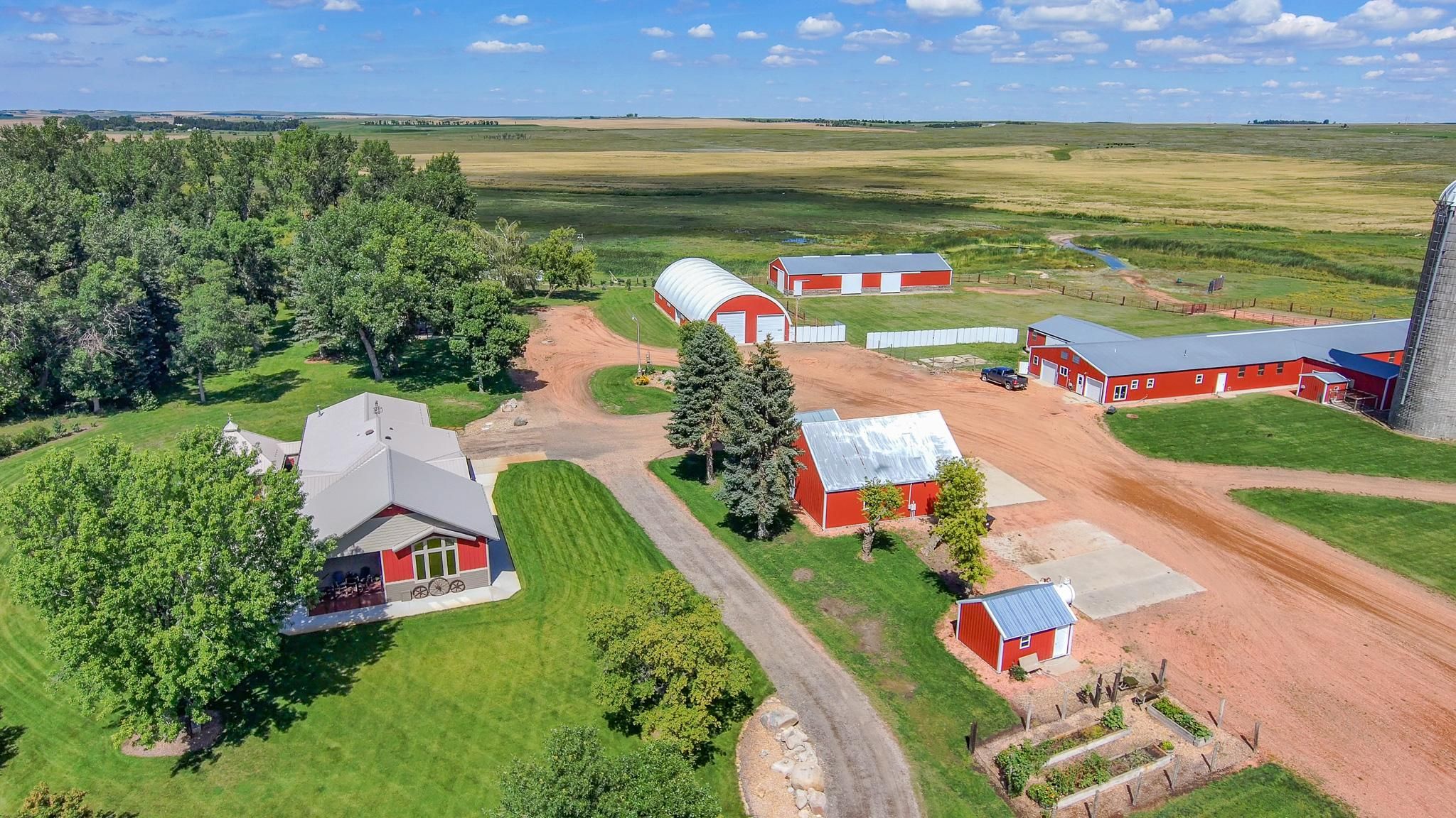 4253 29th St SW, New Salem, ND 58563