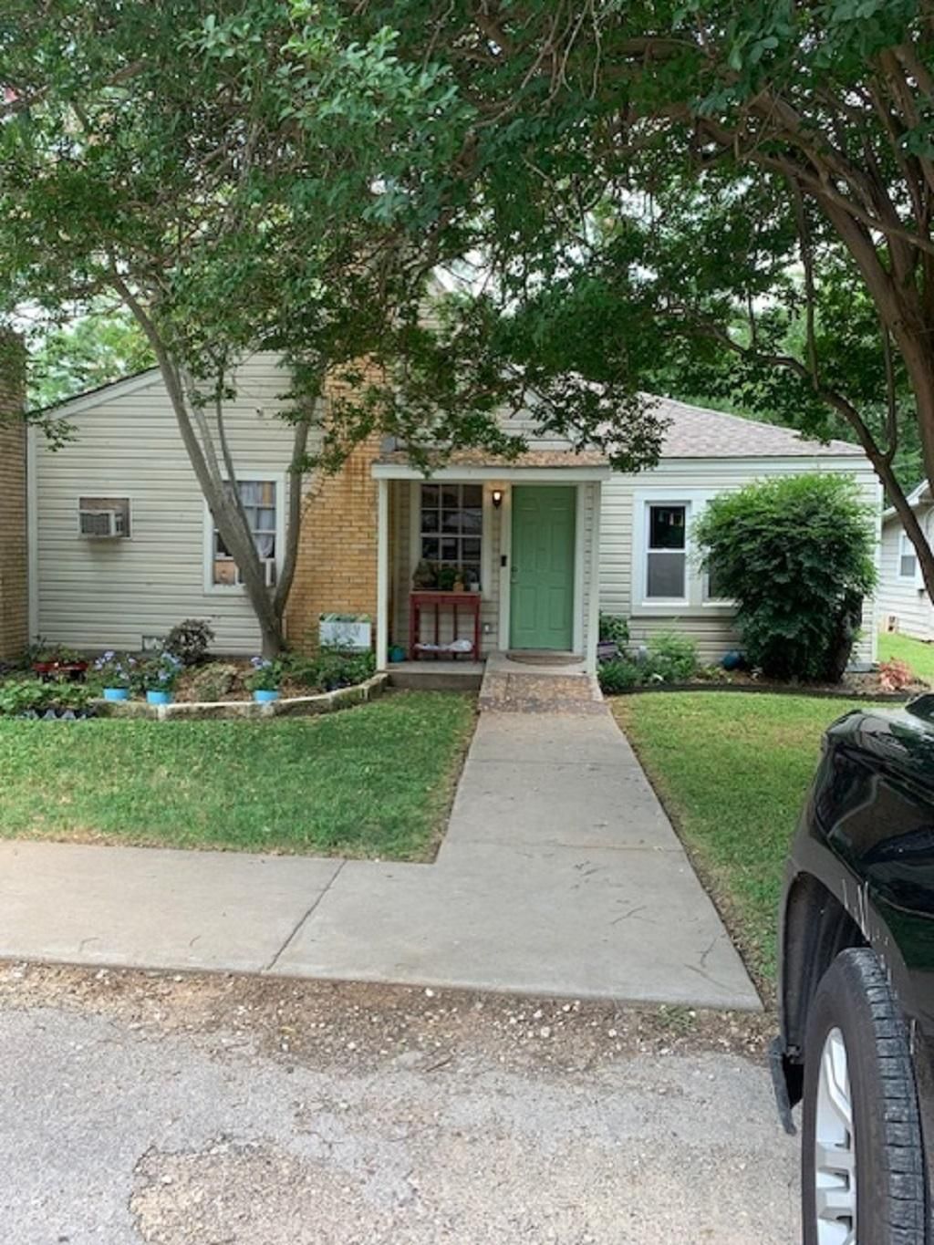 609 Hale St, Lexington, TX 78947