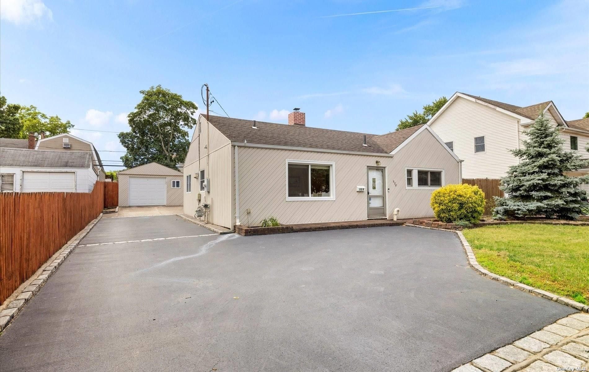 528 Sunnybrook Drive, Oceanside, NY 11572 MLS 3558501