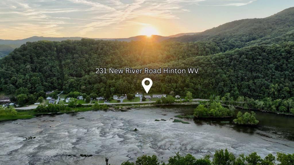 231 New River Road, Hinton, WV 25951