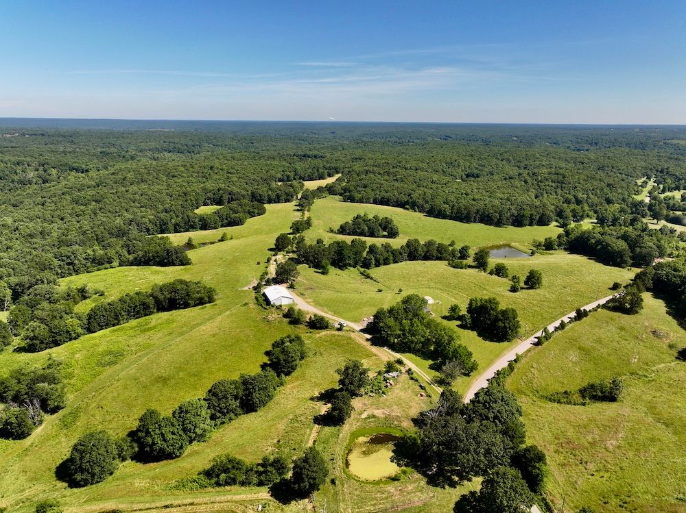 637 Sheehy Rd, McEwen, TN 37101 MLS 2668195