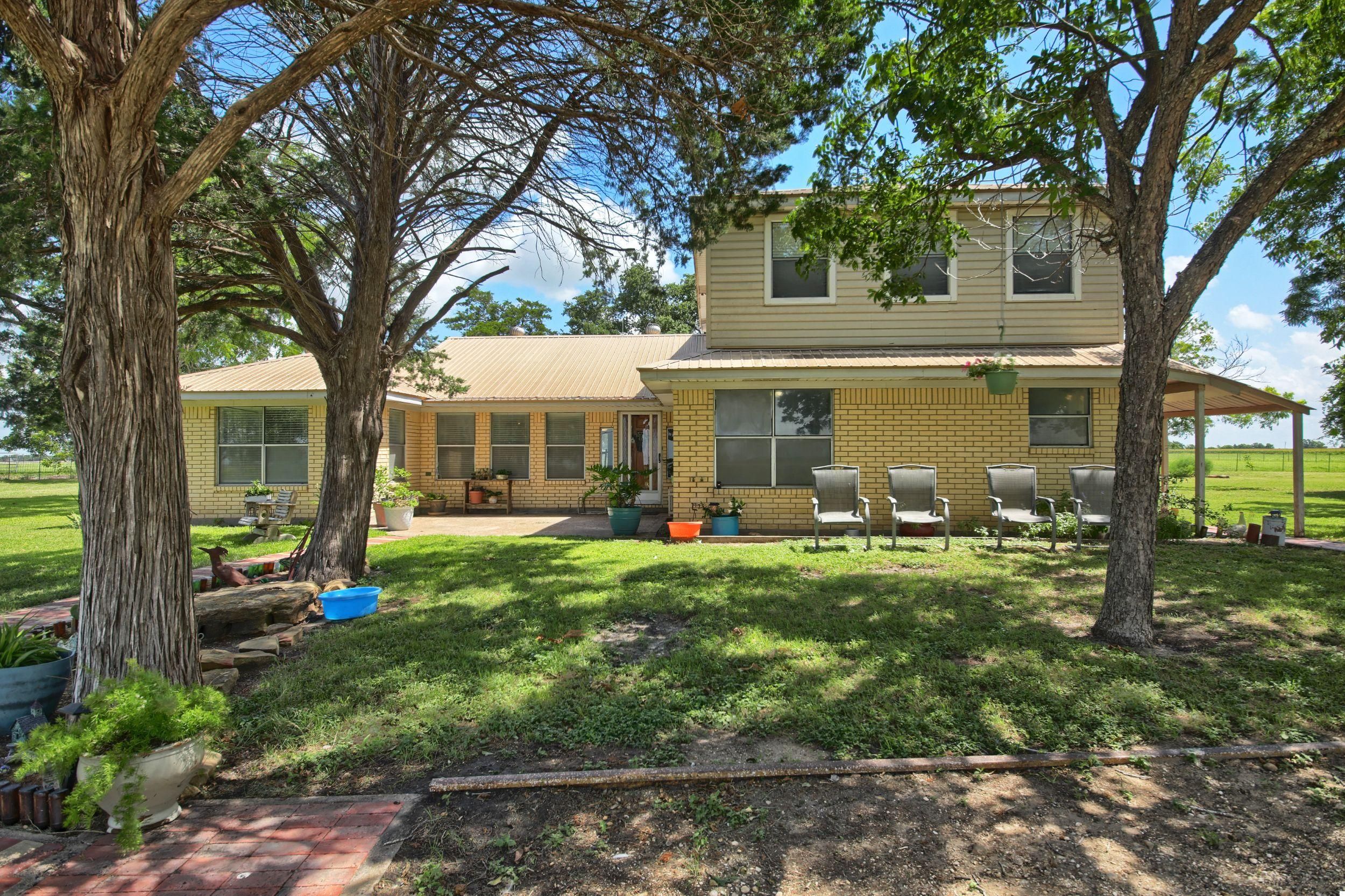 6611 County Road 418, Thorndale, TX 76577