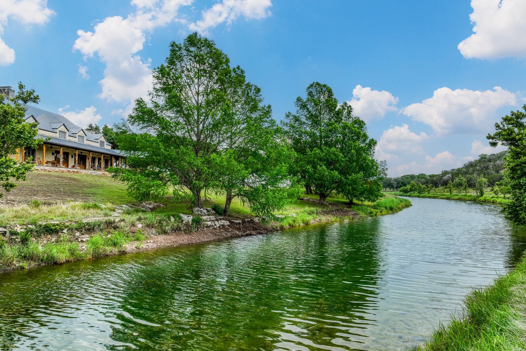 858 acres in Kerrville, TX, 78028