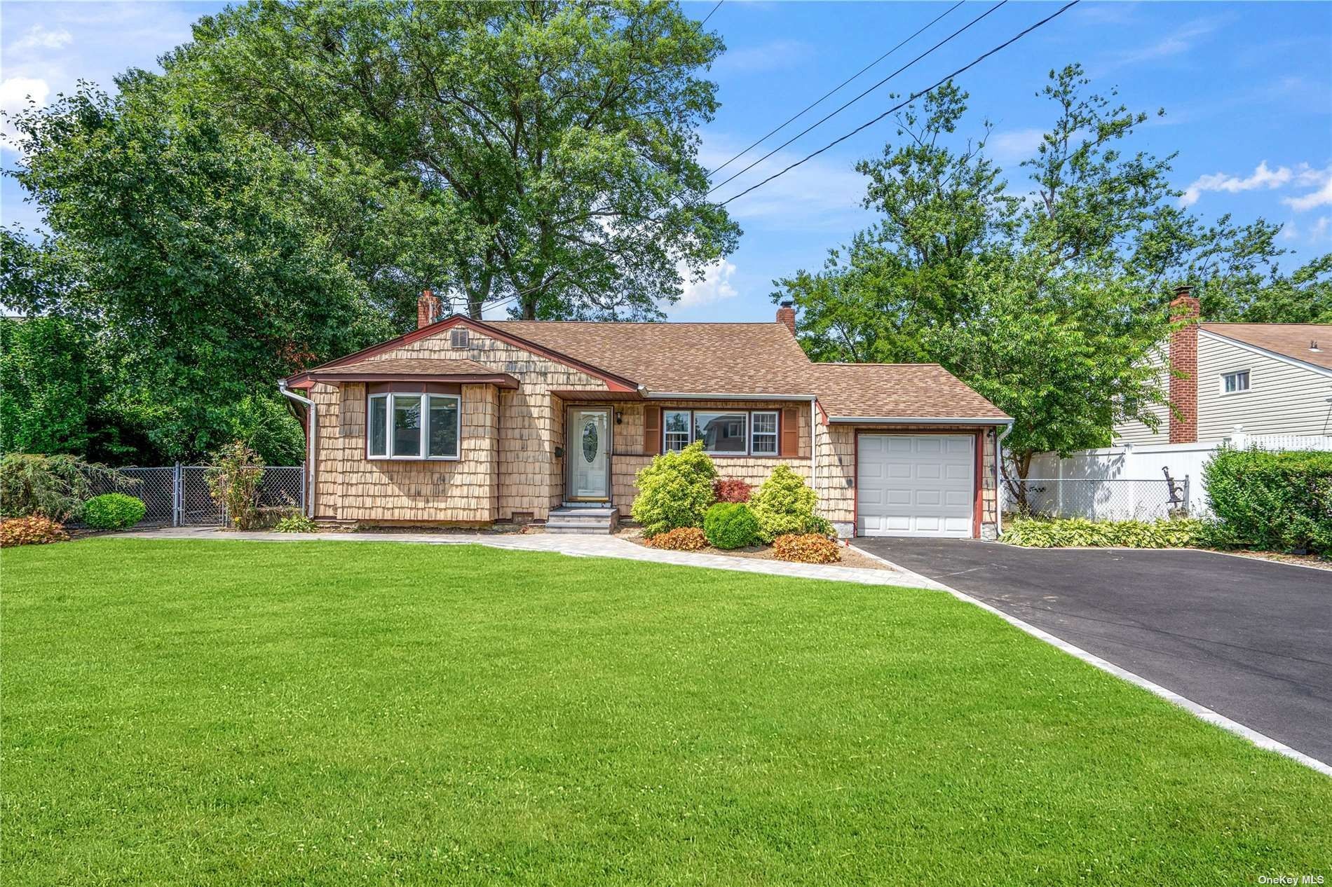 126 W 15th Street, Deer Park, NY 11729 MLS 3562246