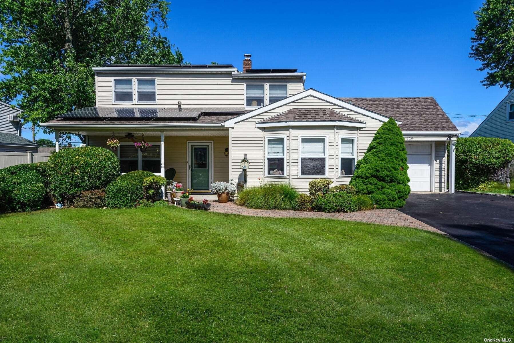 129 Swan Lane, Levittown, NY 11756 MLS 3563182