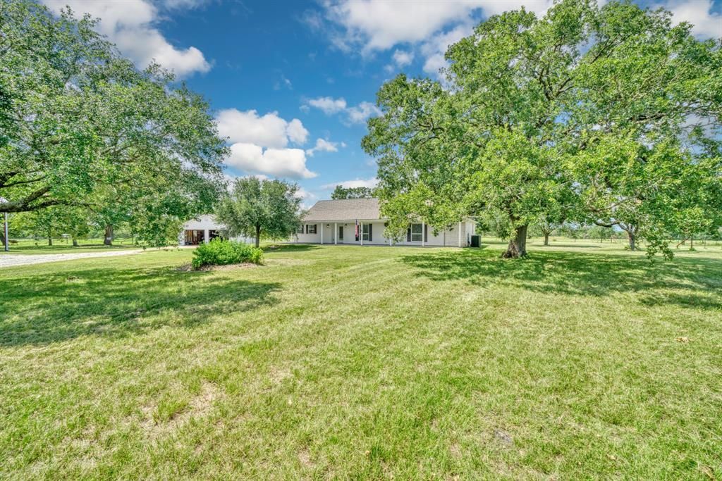 13187 Wildflower Lane, Iola, TX 77861