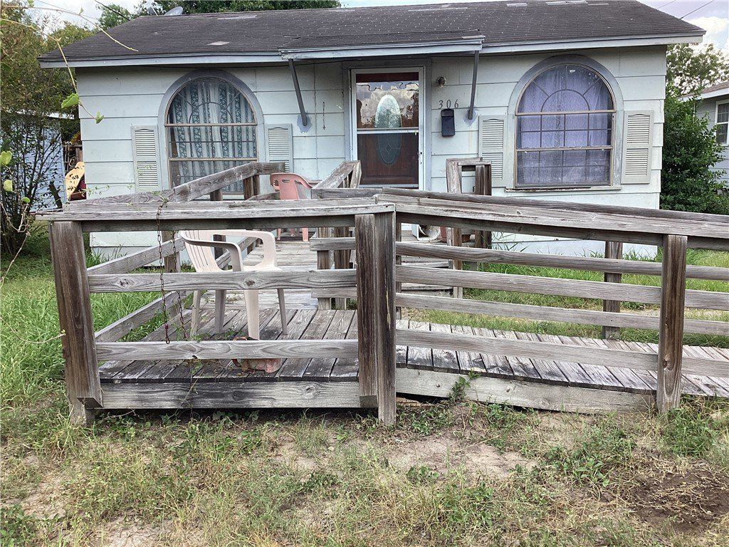 306 Encinal Street, Alice, TX 78332 MLS 444924