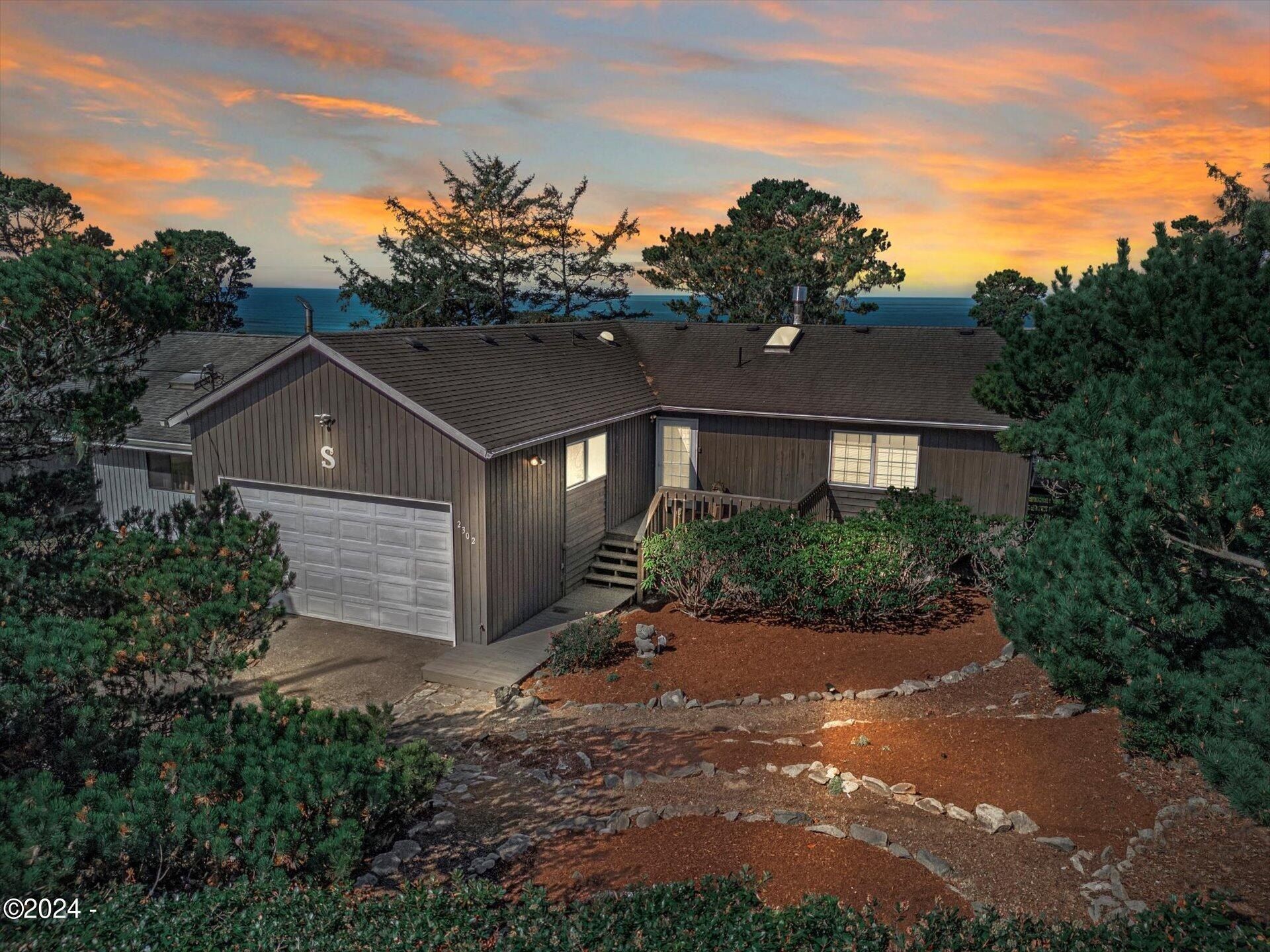 2302 NW Bayshore, Waldport, OR 97394 MLS 242003