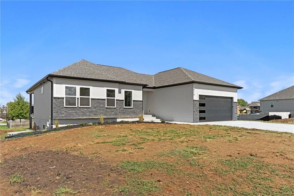 810 W Rader Street, Lone Jack, MO 64086 MLS 2511694