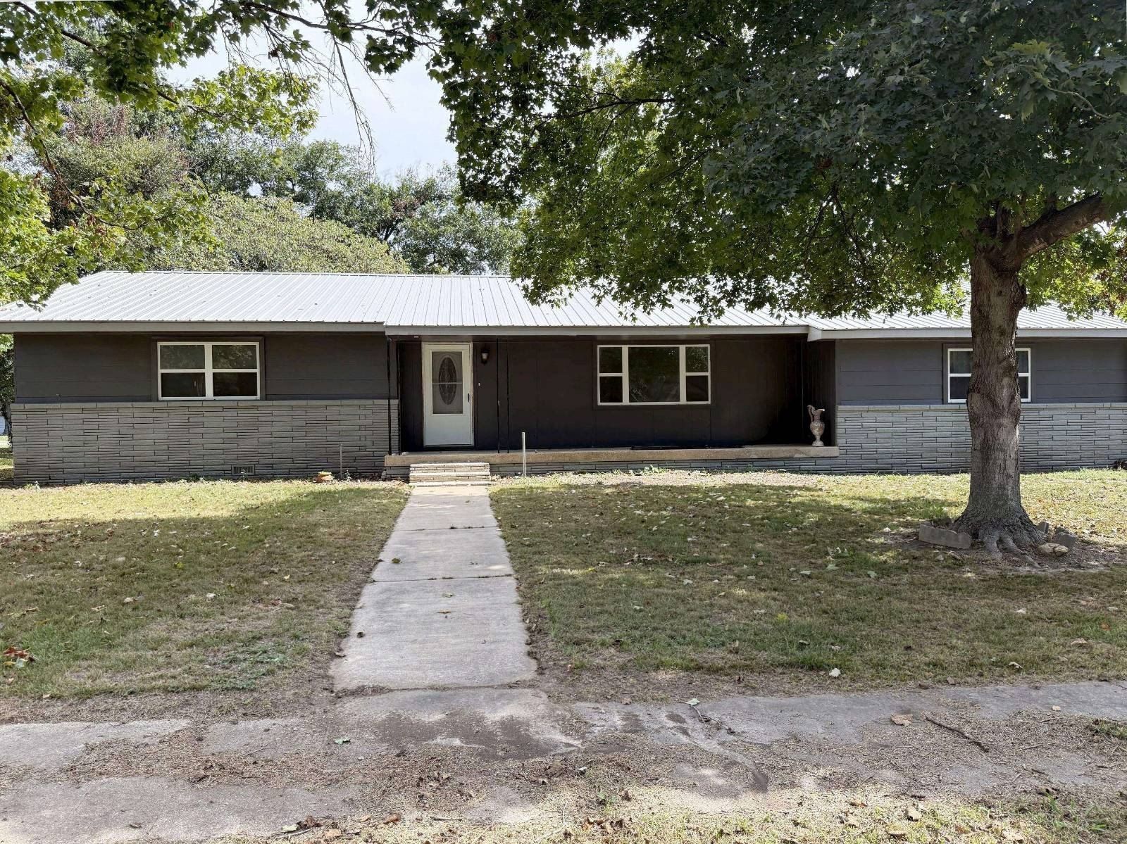 312 S 4th St, Chetopa, KS 67336 MLS 11348605
