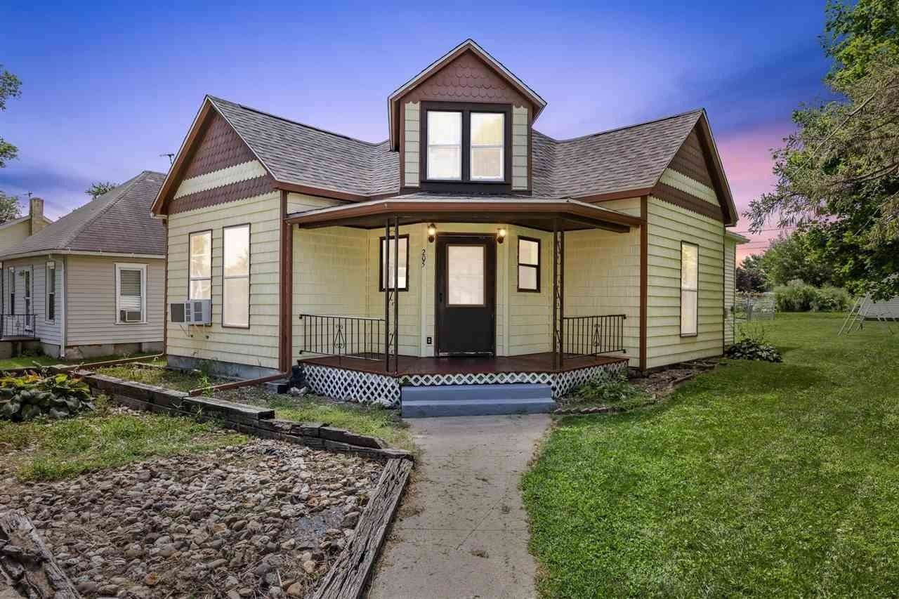 205 Hall Ave, Lowden, IA 52255 MLS 202405674