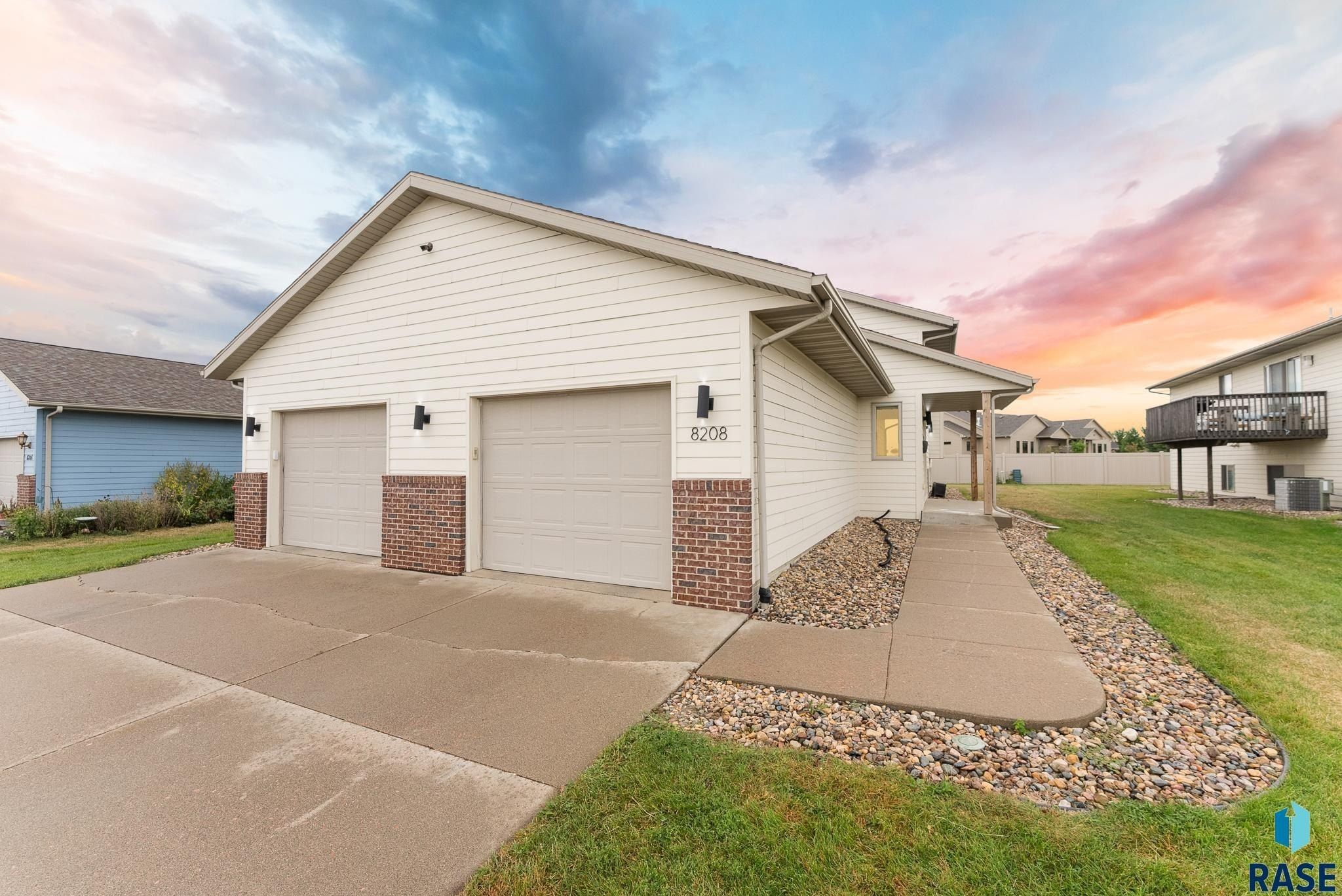 8208 S Hughes Ave, Sioux Falls, SD 57108 MLS 22407451