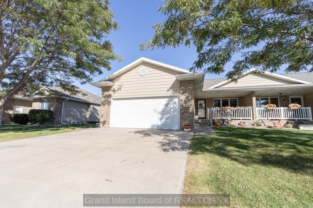 320 Redwood Rd, Grand Island, NE 68803 MLS 20241941
