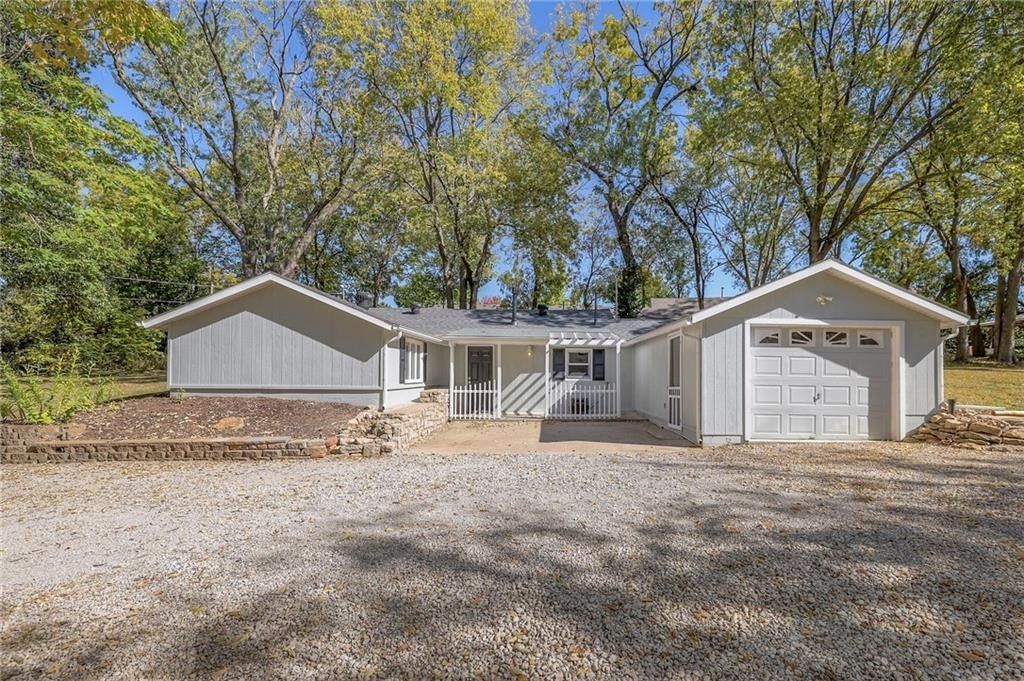 8429 Greeley Avenue, Kansas City, KS 66109 MLS 2510357