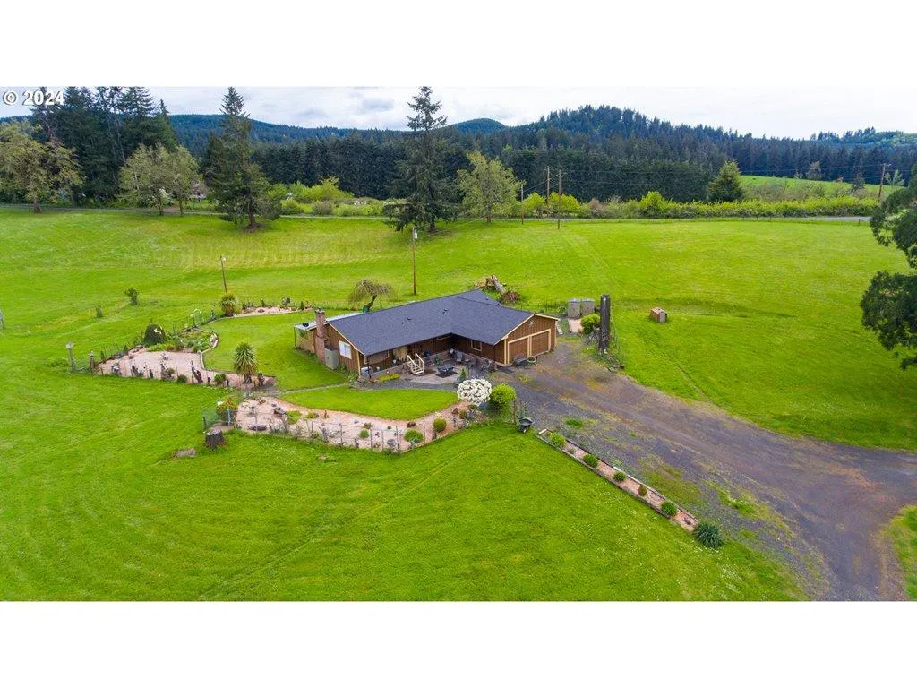 Properties of Lisa Johnson with Horsepower Real Estate in Junction City, OR