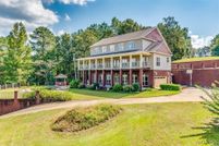 Lakefront Property for sale in Elmore County, Alabama