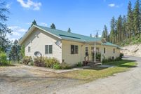Lakefront Property for sale in Stevens County, Washington