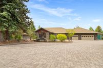 Lakefront Property for sale in Deschutes County, Oregon