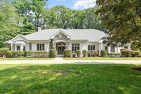 Lakefront Property for sale in Middlesex County, Massachusetts