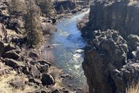 Lakefront Property for sale in Deschutes County, Oregon