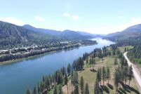 Lakefront Property for sale in Stevens County, Washington