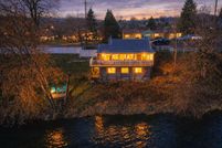 Lakefront Property for sale in Jackson County, Oregon