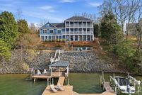 Lakefront Property for sale in Mecklenburg County, North Carolina